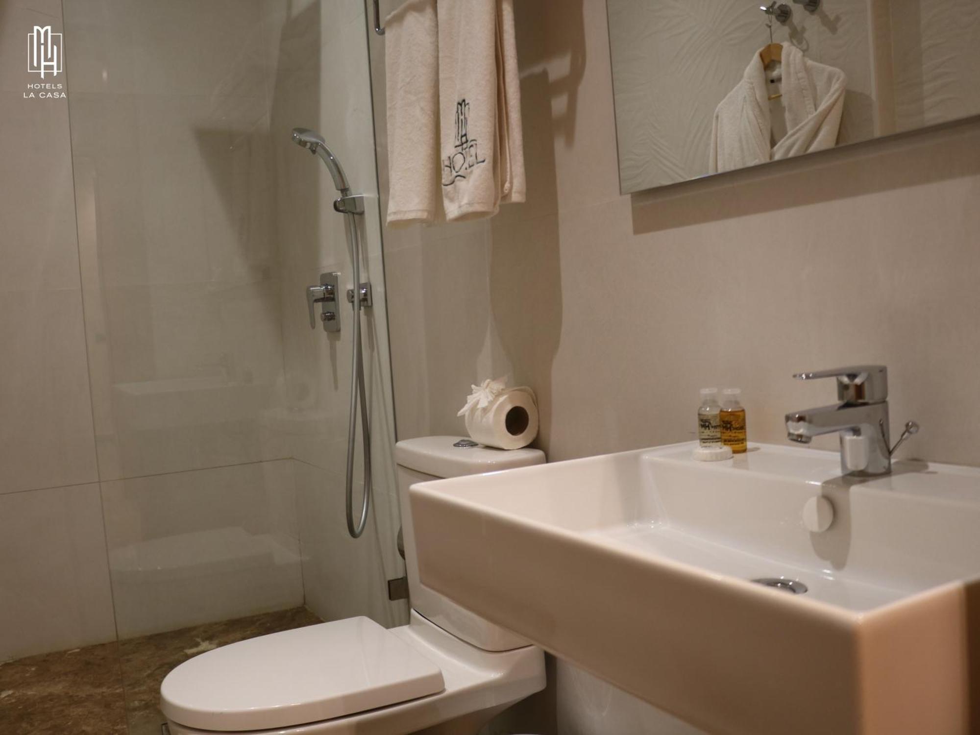 Mh Hotel La Casa العيون المظهر الخارجي الصورة