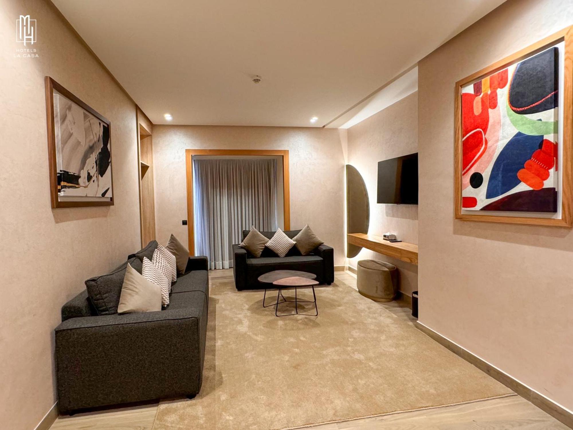 Mh Hotel La Casa العيون المظهر الخارجي الصورة