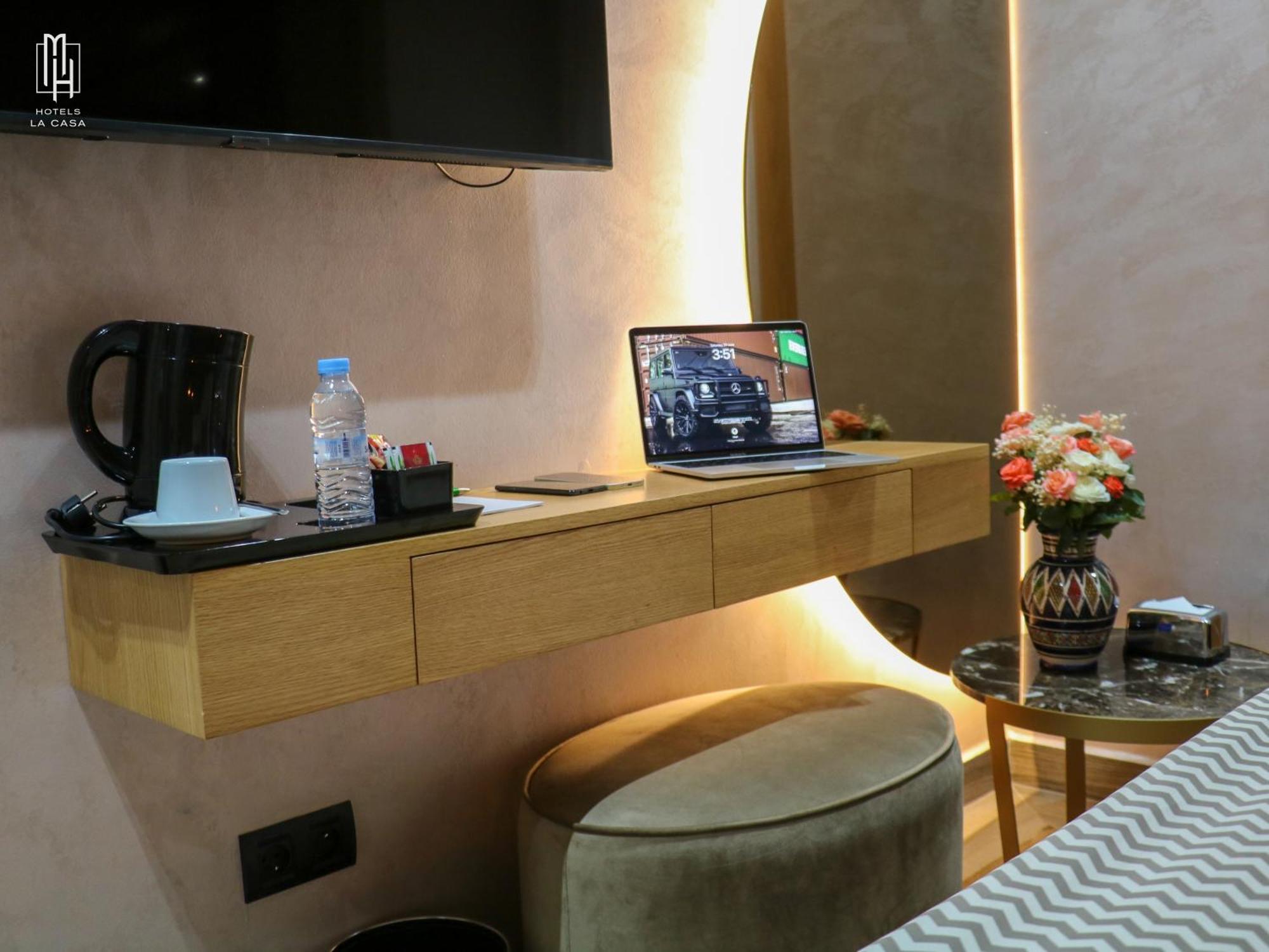 Mh Hotel La Casa العيون المظهر الخارجي الصورة