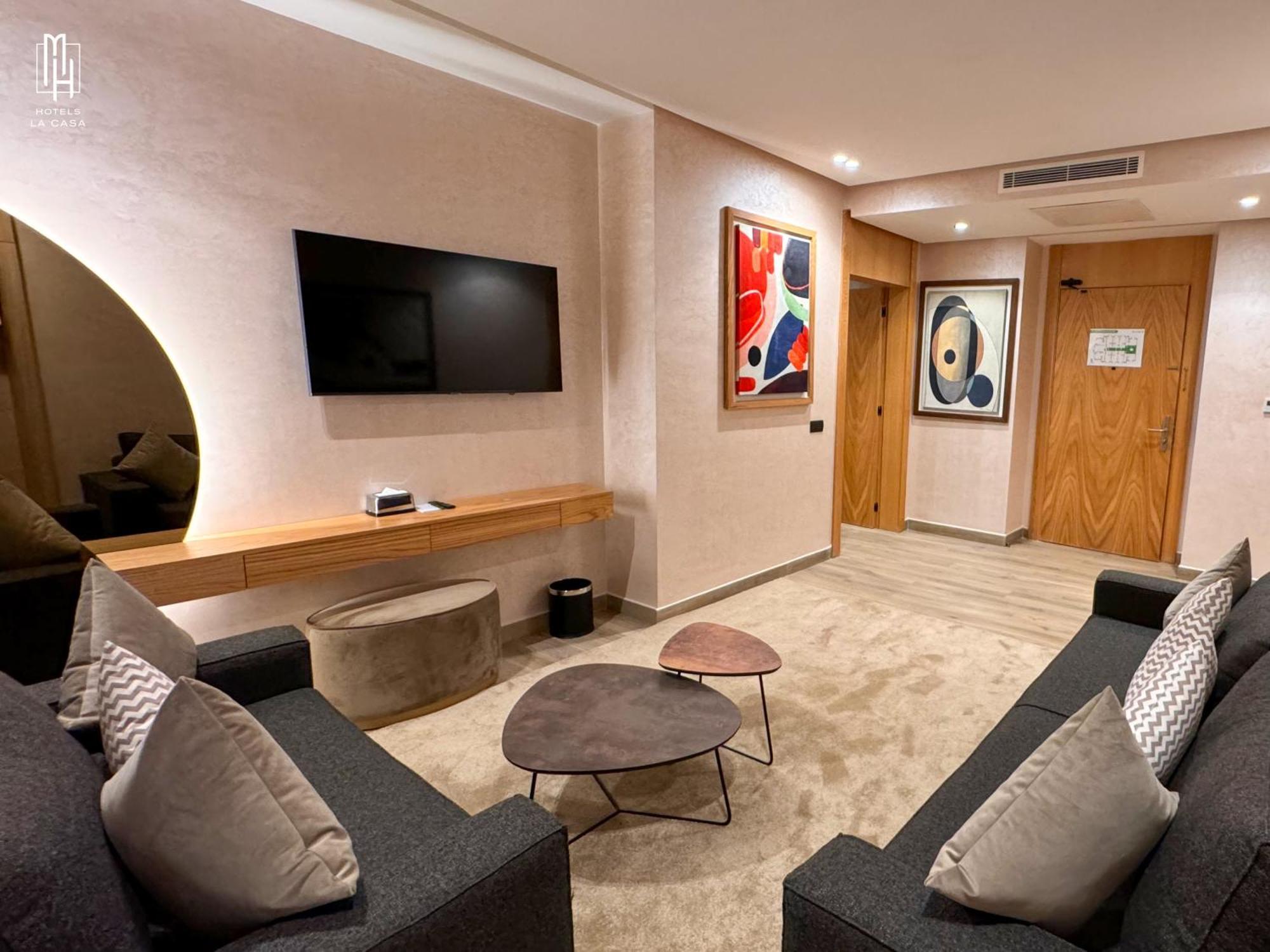 Mh Hotel La Casa العيون المظهر الخارجي الصورة