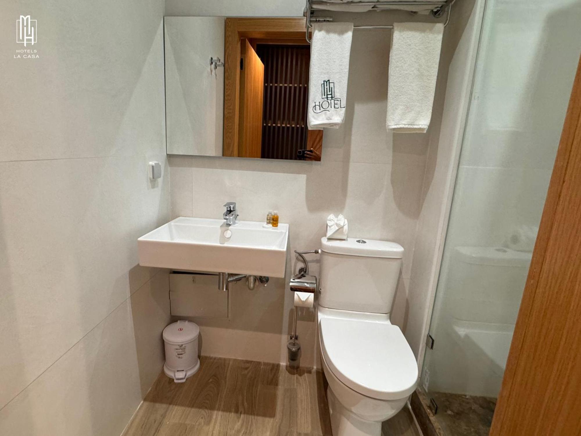 Mh Hotel La Casa العيون المظهر الخارجي الصورة